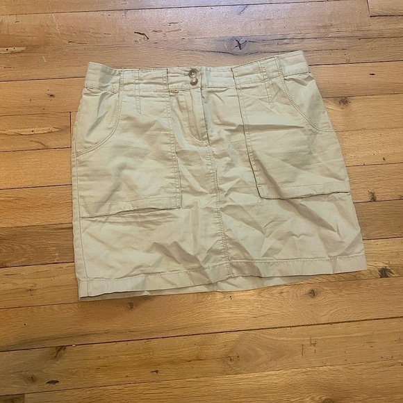Ann Taylor Pants - Ann Taylor Loft Khaki Button Up Skirt ⭐️